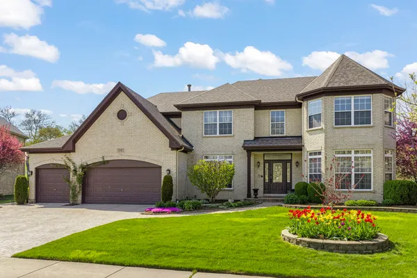 $1,189,000 | 318 Erie Circle, Bloomingdale, IL 60108