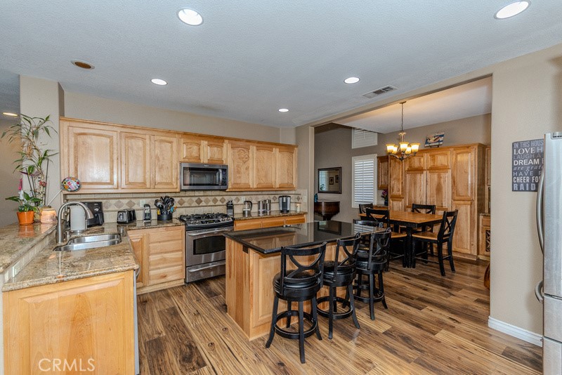 20770 Stony Brook Circle Riverside, CA 92508 - Photo 9 of 38