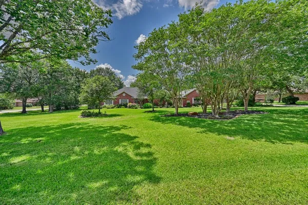 $615,000 | 800 West Briarwood Drive, Brenham, TX 77833