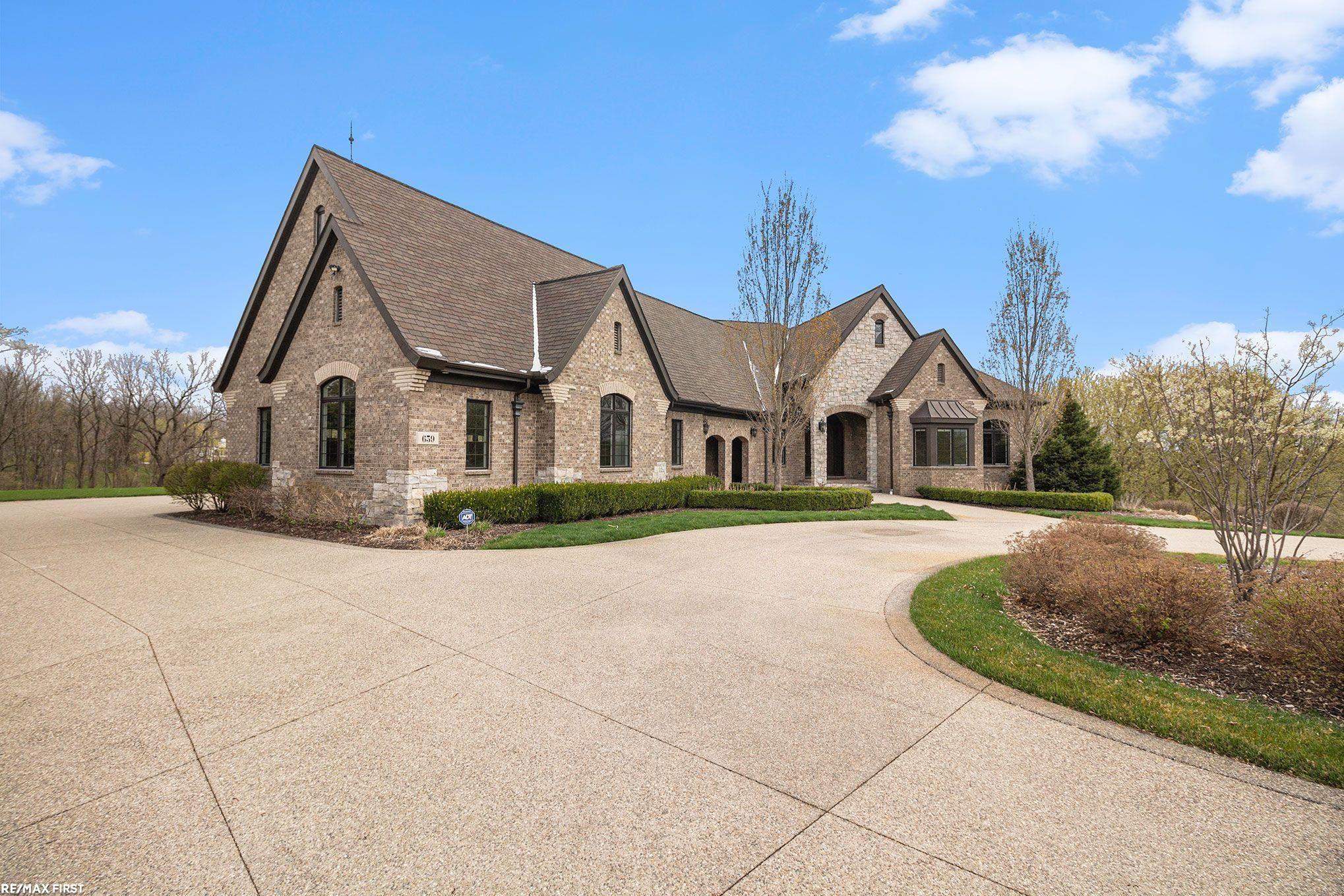 659 Foxwood Trail Rochester, MI 48306 - Photo 3 of 51 50106244-2.JPG