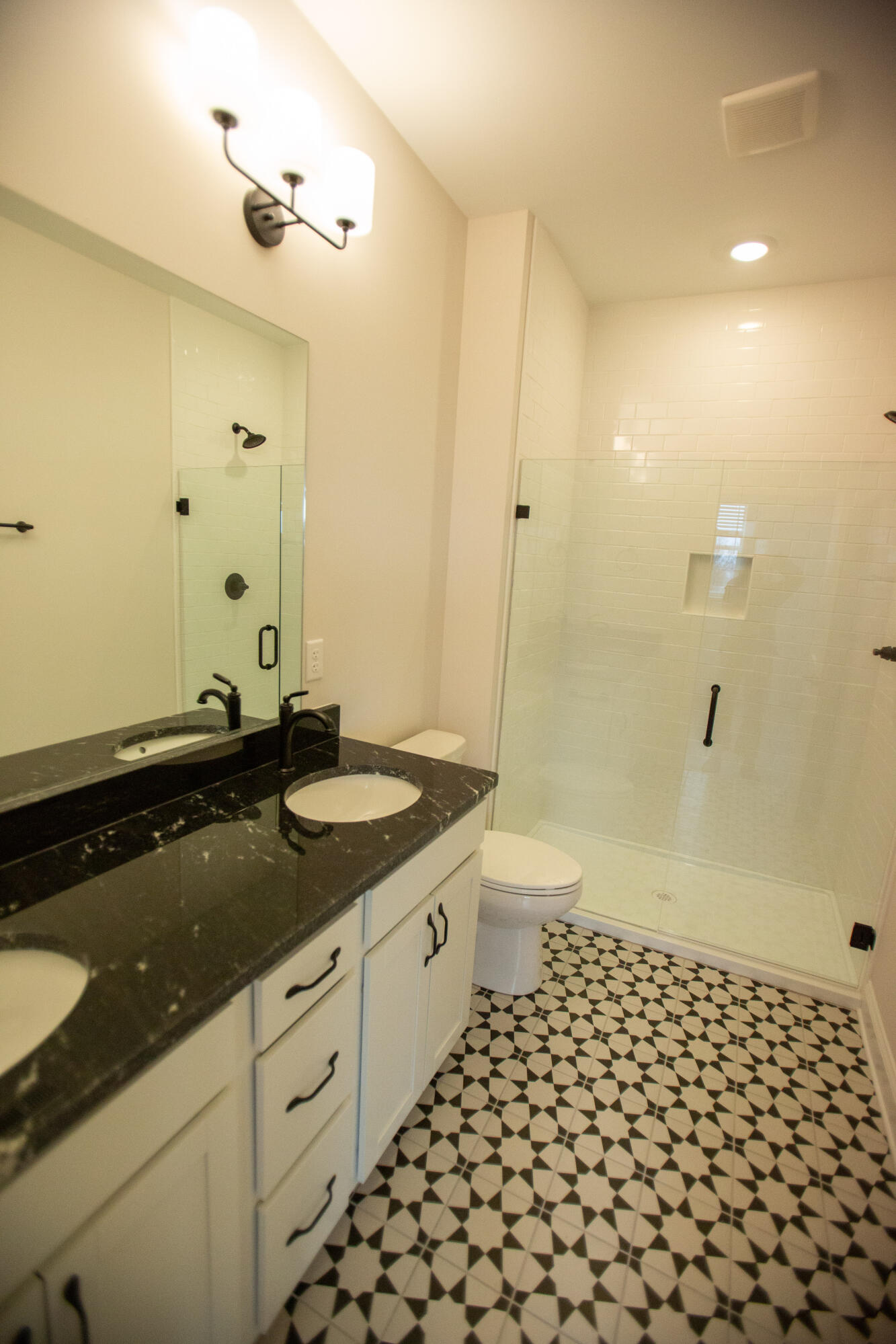 803 Bespoke Way, Unit 4 Chattanooga, TN 37403 - Photo 9 of 16 Primary Bath