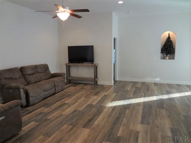7359 Farmers Road Pensacola, FL 32526 - Photo 3 of 21 Gallery Image 3