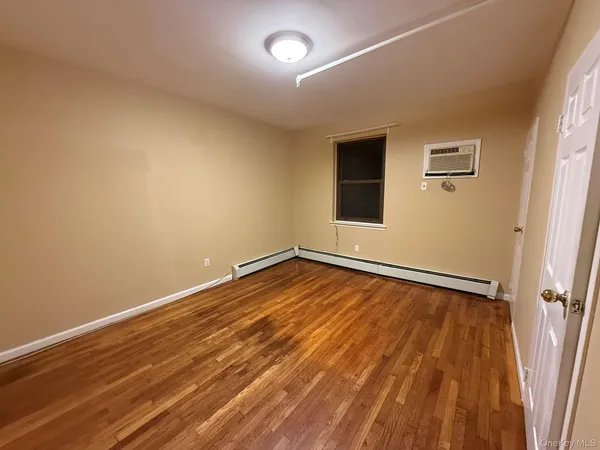 $2,350 | 189-37 37th Avenue, Unit 2 | Auburndale