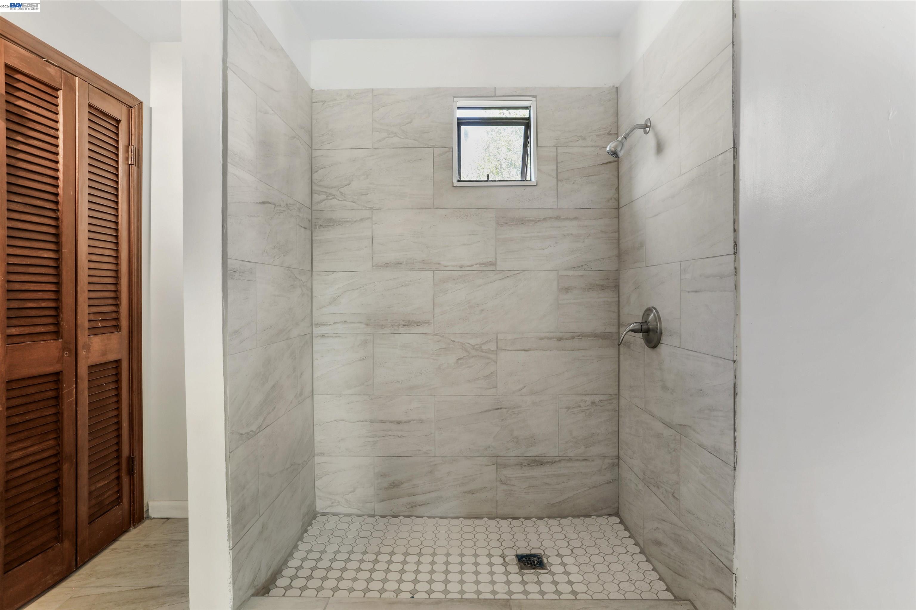 1925 Alpha Way Antioch, CA 94509 - Photo 10 of 26 a bathroom with a shower