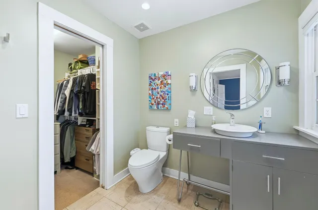 $299,900 | 527 West Oakdale Drive, Fort Wayne, IN 46807