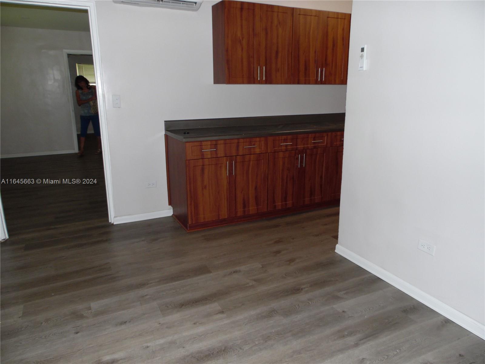 15498 Harding Lane Homestead, FL 33033 - Photo 9 of 24 Gallery Image 9