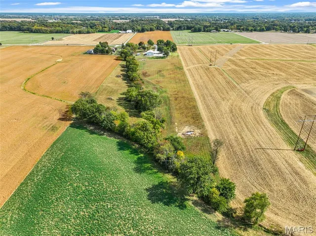 $575,000 | 7733 Highway 159, Moro, IL 62067