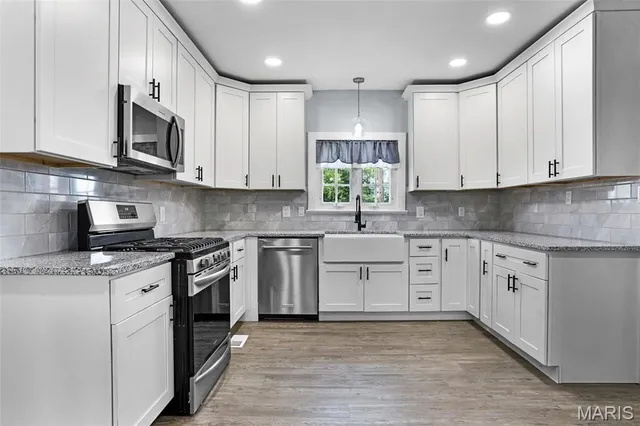 $575,000 | 7733 Highway 159, Moro, IL 62067