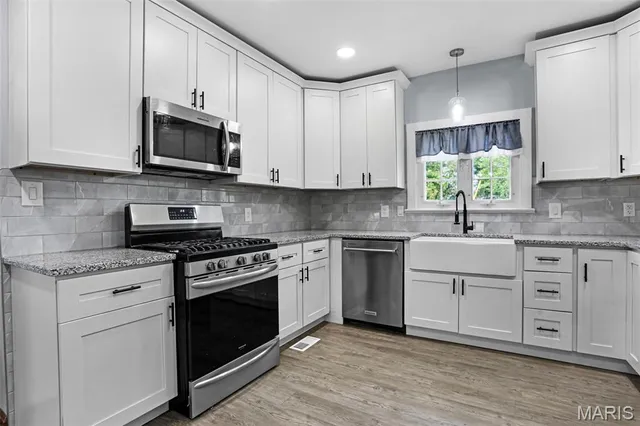 $575,000 | 7733 Highway 159, Moro, IL 62067