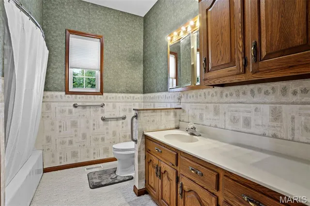 $575,000 | 7733 Highway 159, Moro, IL 62067