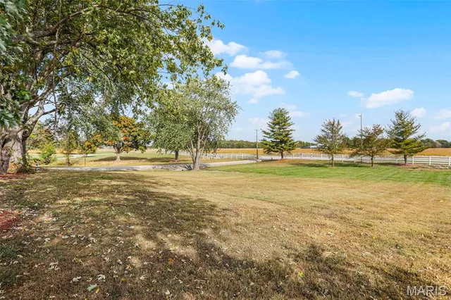 $575,000 | 7733 Highway 159, Moro, IL 62067