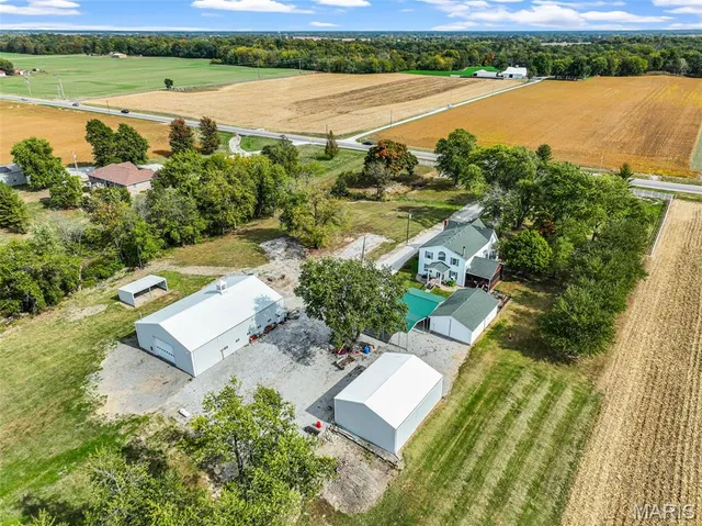 $575,000 | 7733 Highway 159, Moro, IL 62067