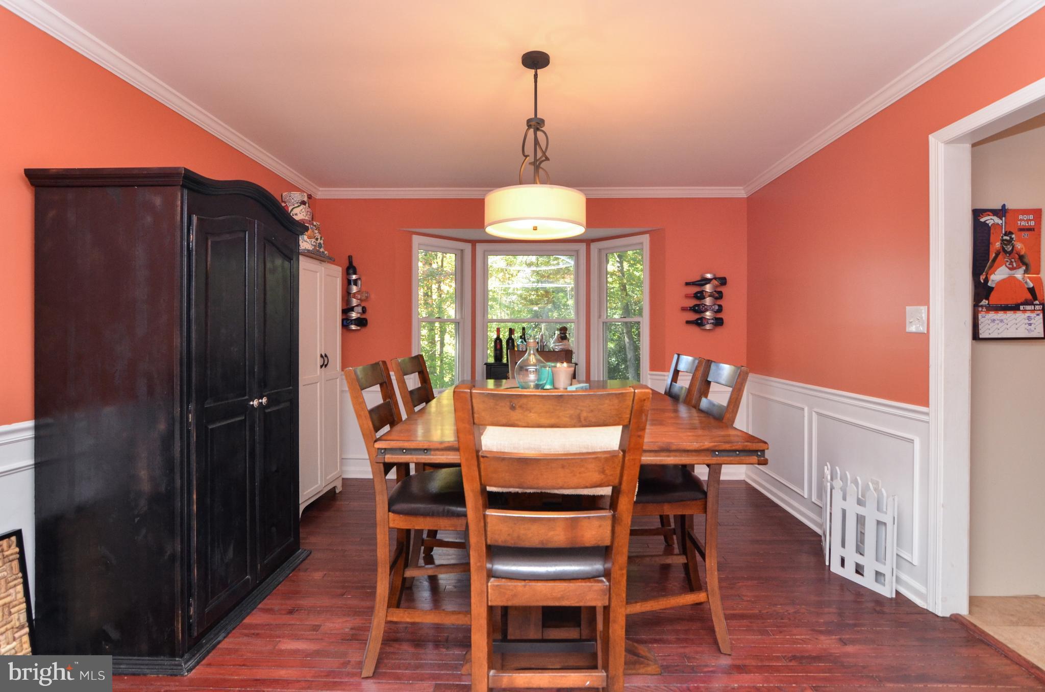 80 Midway Road Stafford, VA 22554 - Photo 13 of 29 CROWN MOLDING & WOOD FLOORS
