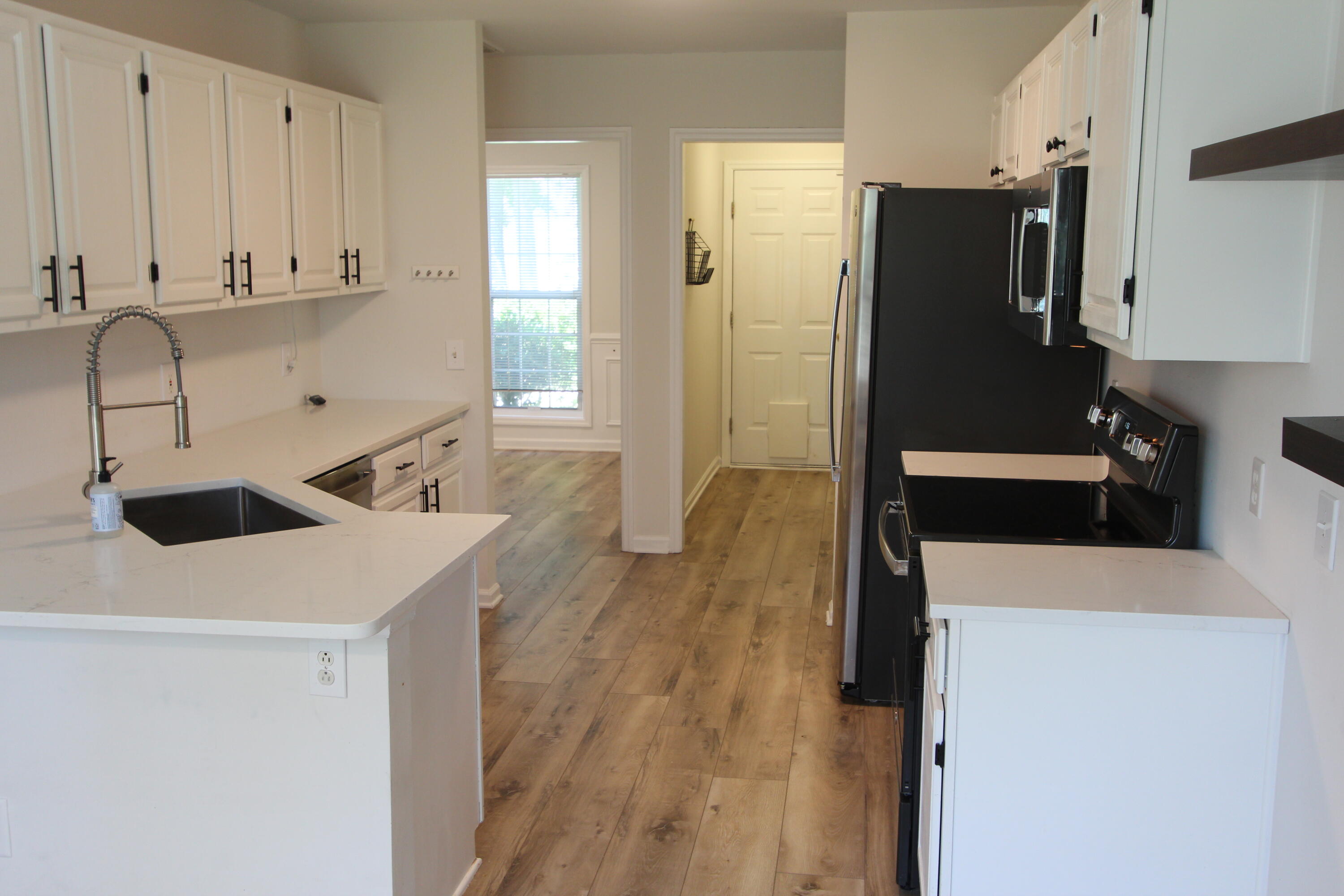 744 Ginglis Way Mount Pleasant, SC 29464 - Photo 6 of 13 IMG_0487