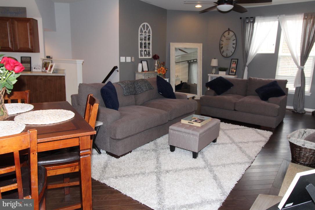 9089 Ribbon Falls Loop Bristow, VA 20136 - Photo 3 of 32 Gallery Image 3