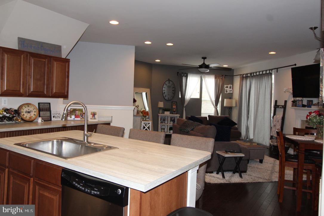 9089 Ribbon Falls Loop Bristow, VA 20136 - Photo 6 of 32 Gallery Image 6