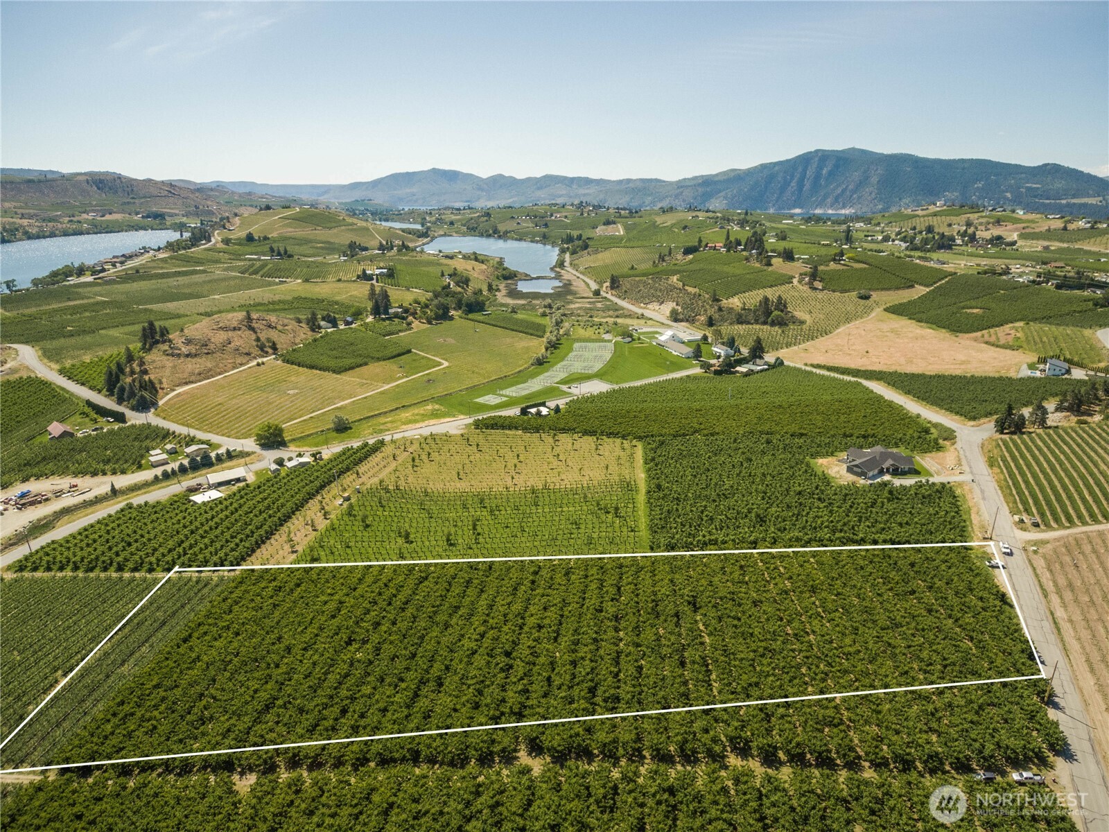 984 Loop Avenue Manson, WA 98831 - Photo 9 of 14 a view of a tennis court