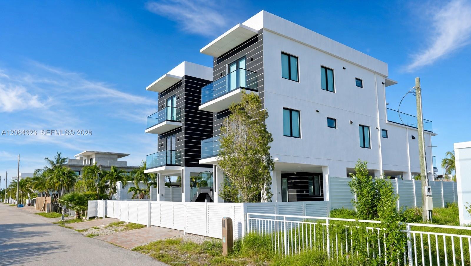 141 Grassy Road Key Largo, FL 33037 - Photo 12 of 12 Gallery Image 12