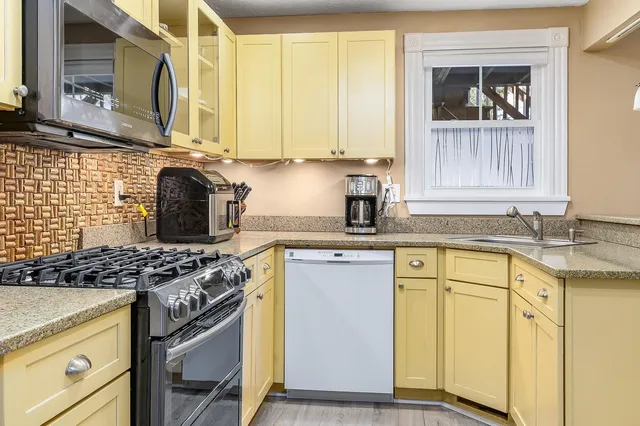 $875,000 | 165 Union Street, Portsmouth, NH 03801