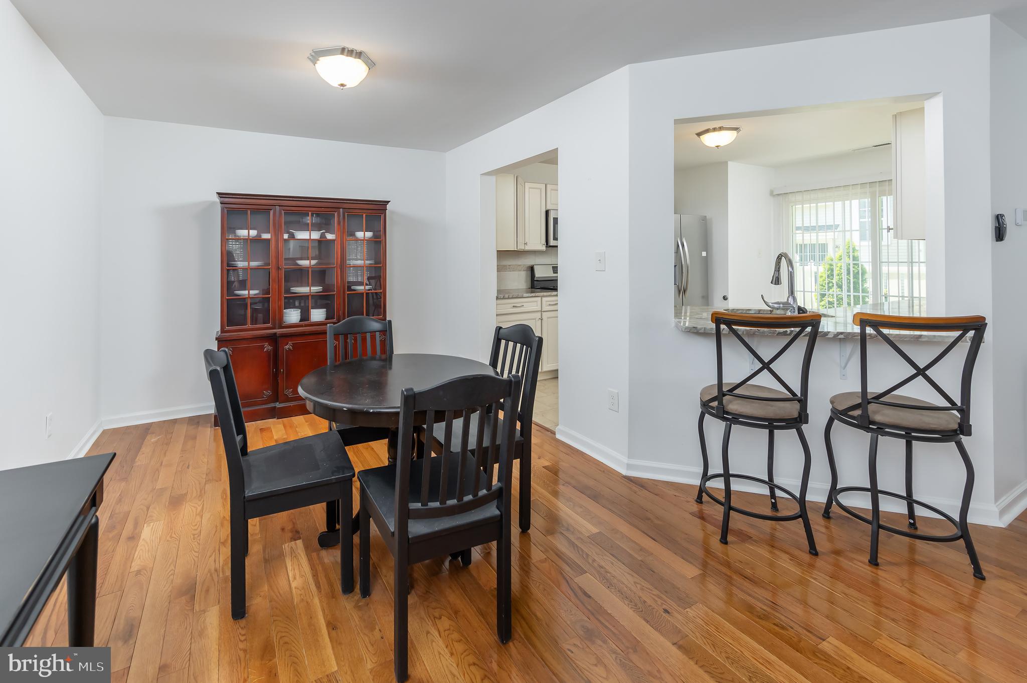 208 Wharton Road Mount Laurel, NJ 08054 - Photo 6 of 16 Dining room with breakfast bar