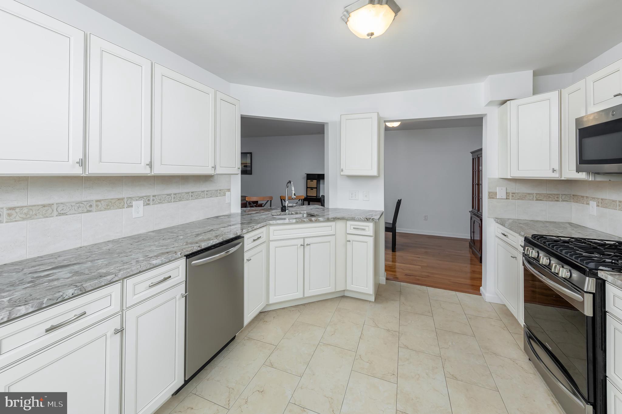 208 Wharton Road Mount Laurel, NJ 08054 - Photo 8 of 16