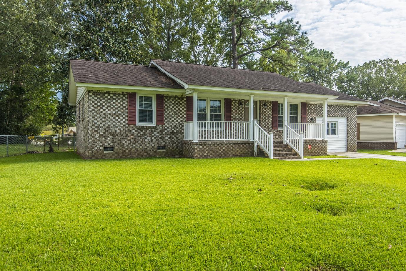 208 Trinity Place Ladson, SC 29456 - Photo 5 of 37 5