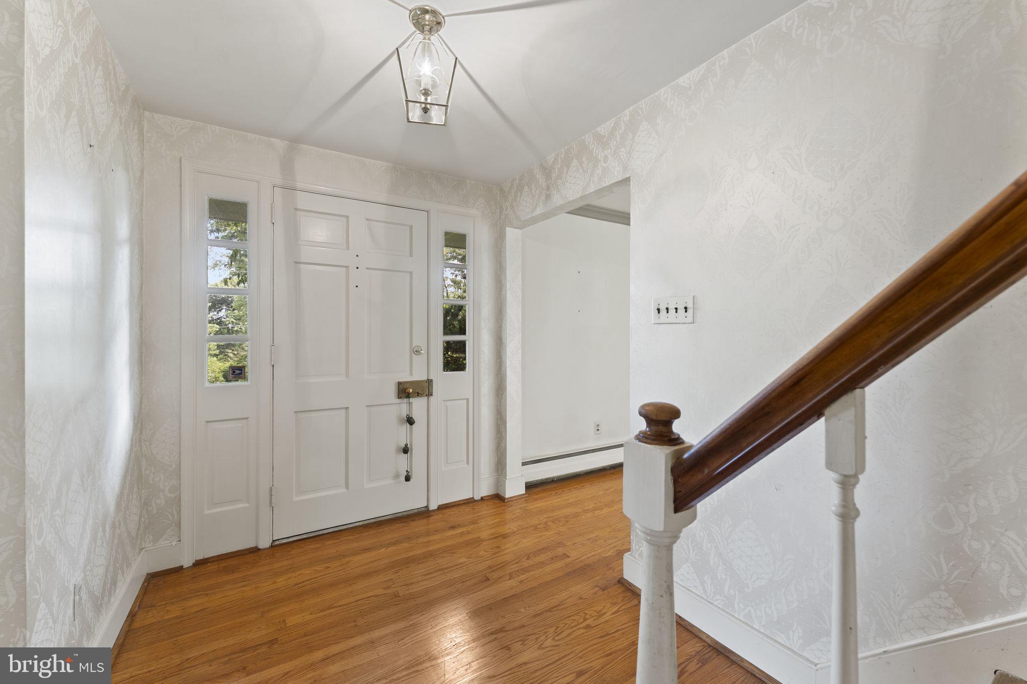 1531 Waynesborough Road Paoli, PA 19301 - Photo 4 of 42 Welcoming entryway.