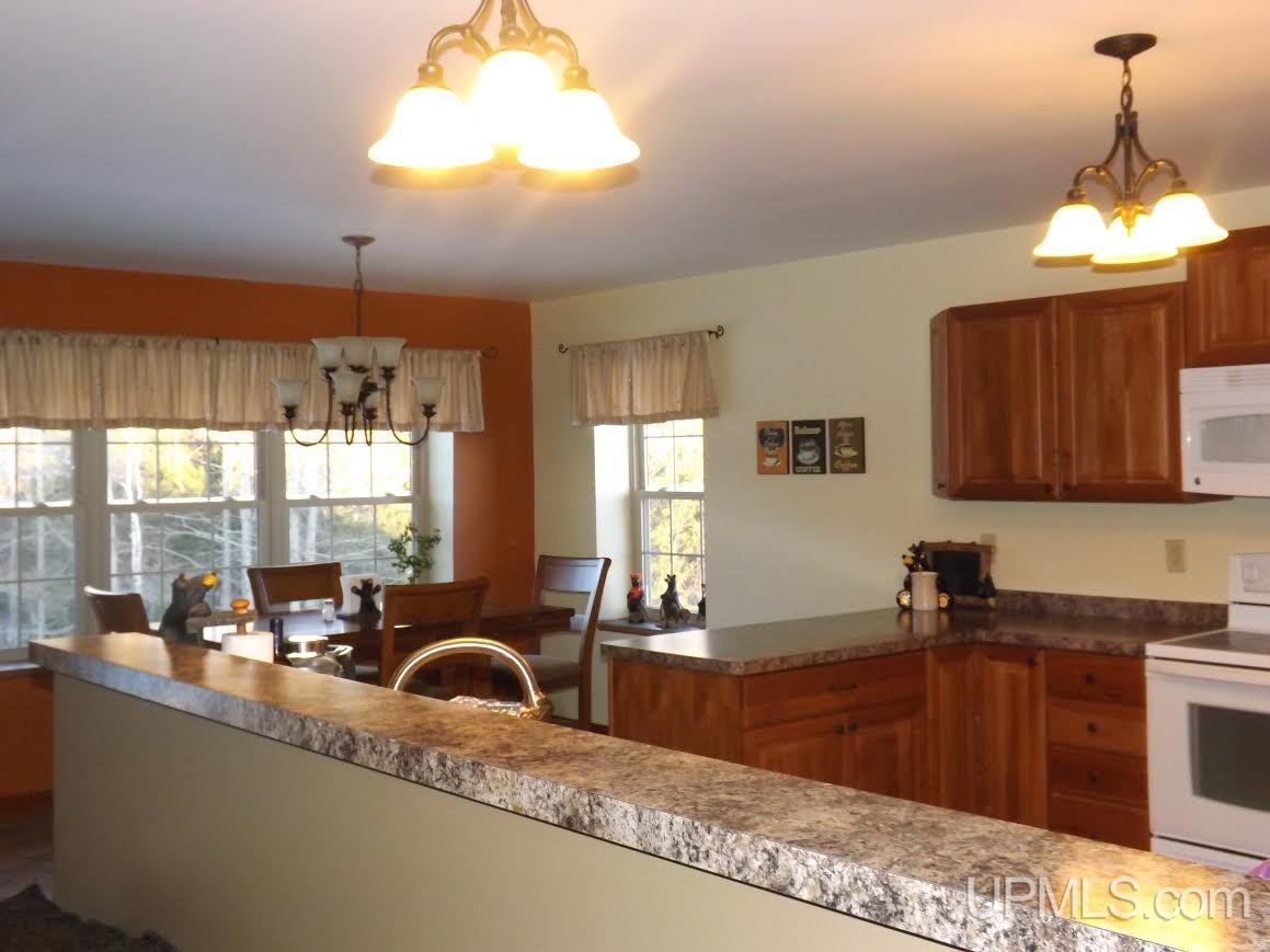 5511 G5 Road Escanaba, MI 49829 - Photo 6 of 30