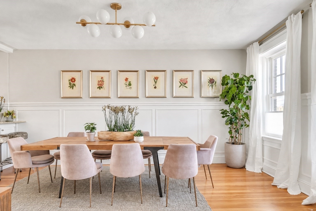 20 John Street, Unit 3 Brookline, MA 02446 - Photo 4 of 23 a dining room with furniture and window