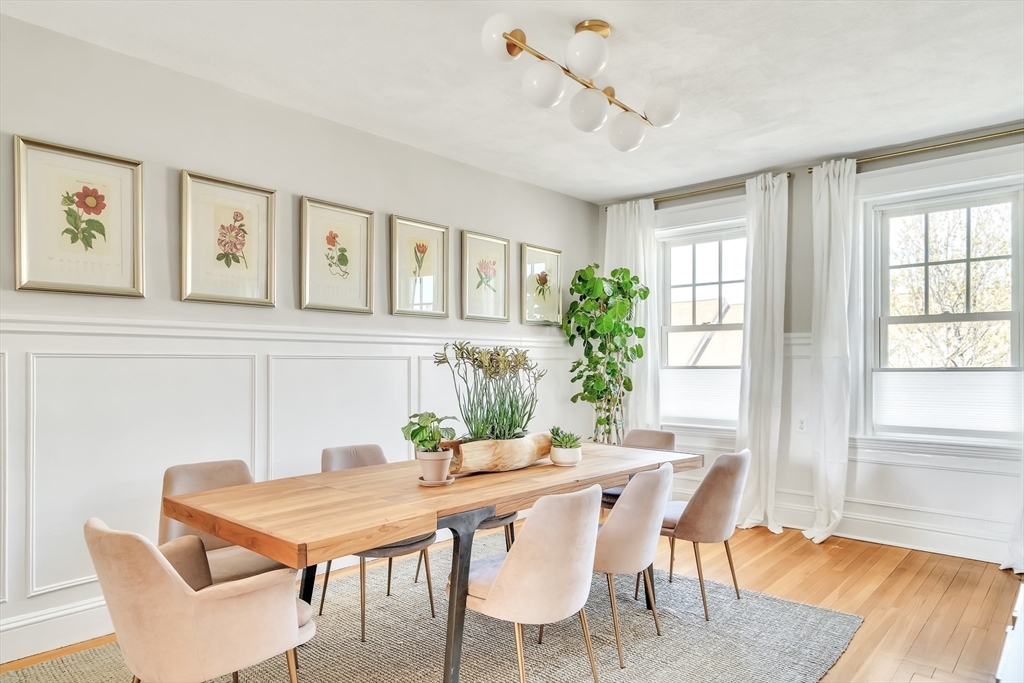 20 John Street, Unit 3 Brookline, MA 02446 - Photo 5 of 23 a dining room with furniture and window