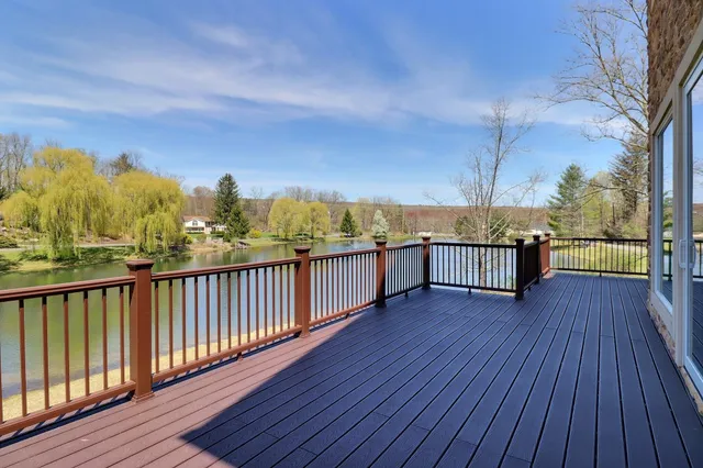 $899,800 | 301 Reagan Drive, East Stroudsburg, PA 18301