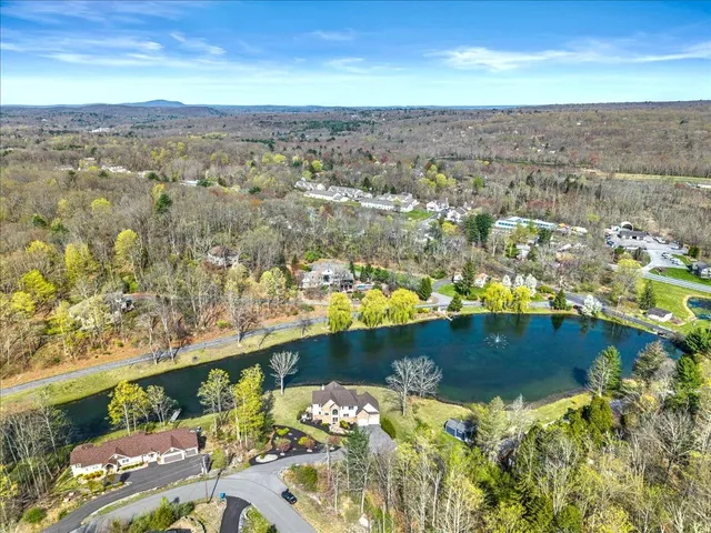 $899,800 | 301 Reagan Drive, East Stroudsburg, PA 18301