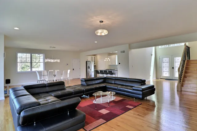 $899,800 | 301 Reagan Drive, East Stroudsburg, PA 18301