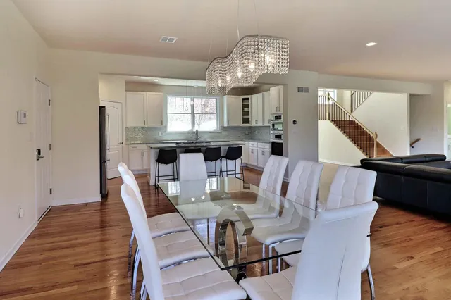 $899,800 | 301 Reagan Drive, East Stroudsburg, PA 18301