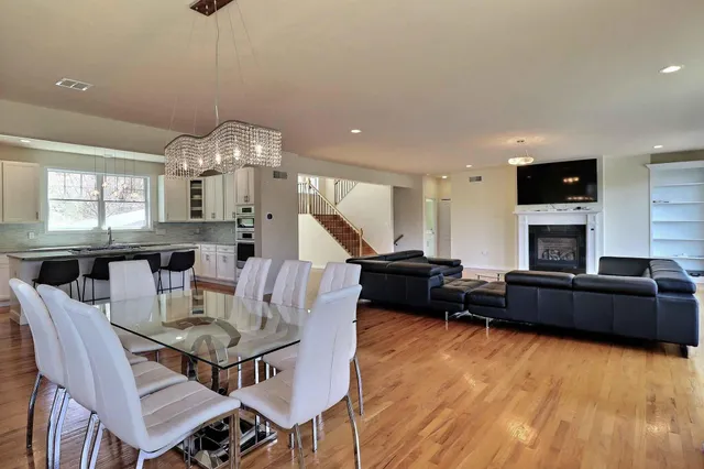 $899,800 | 301 Reagan Drive, East Stroudsburg, PA 18301