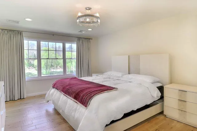 $899,800 | 301 Reagan Drive, East Stroudsburg, PA 18301