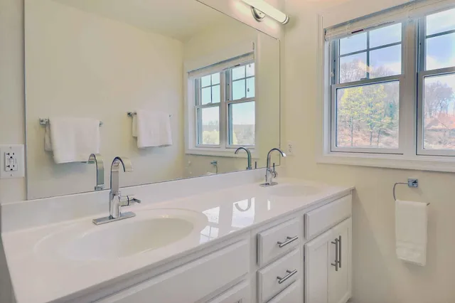 $899,800 | 301 Reagan Drive, East Stroudsburg, PA 18301