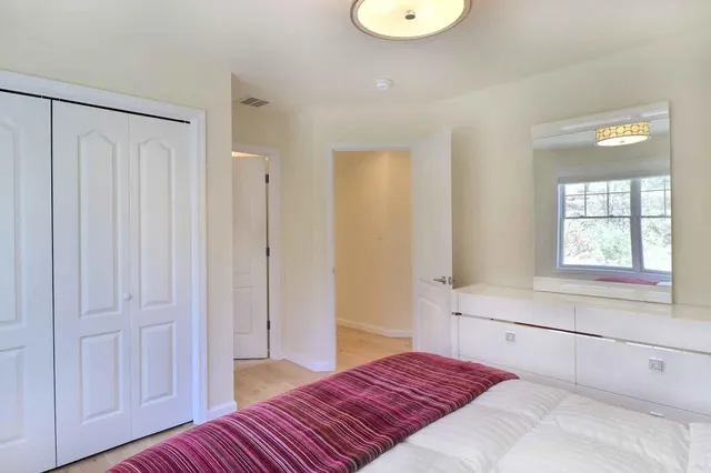 $899,800 | 301 Reagan Drive, East Stroudsburg, PA 18301