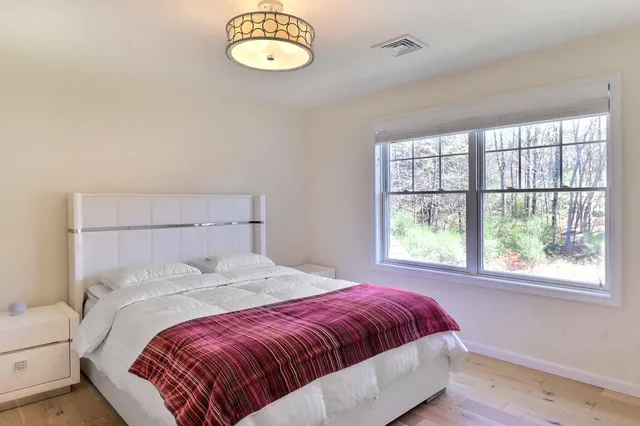 $899,800 | 301 Reagan Drive, East Stroudsburg, PA 18301