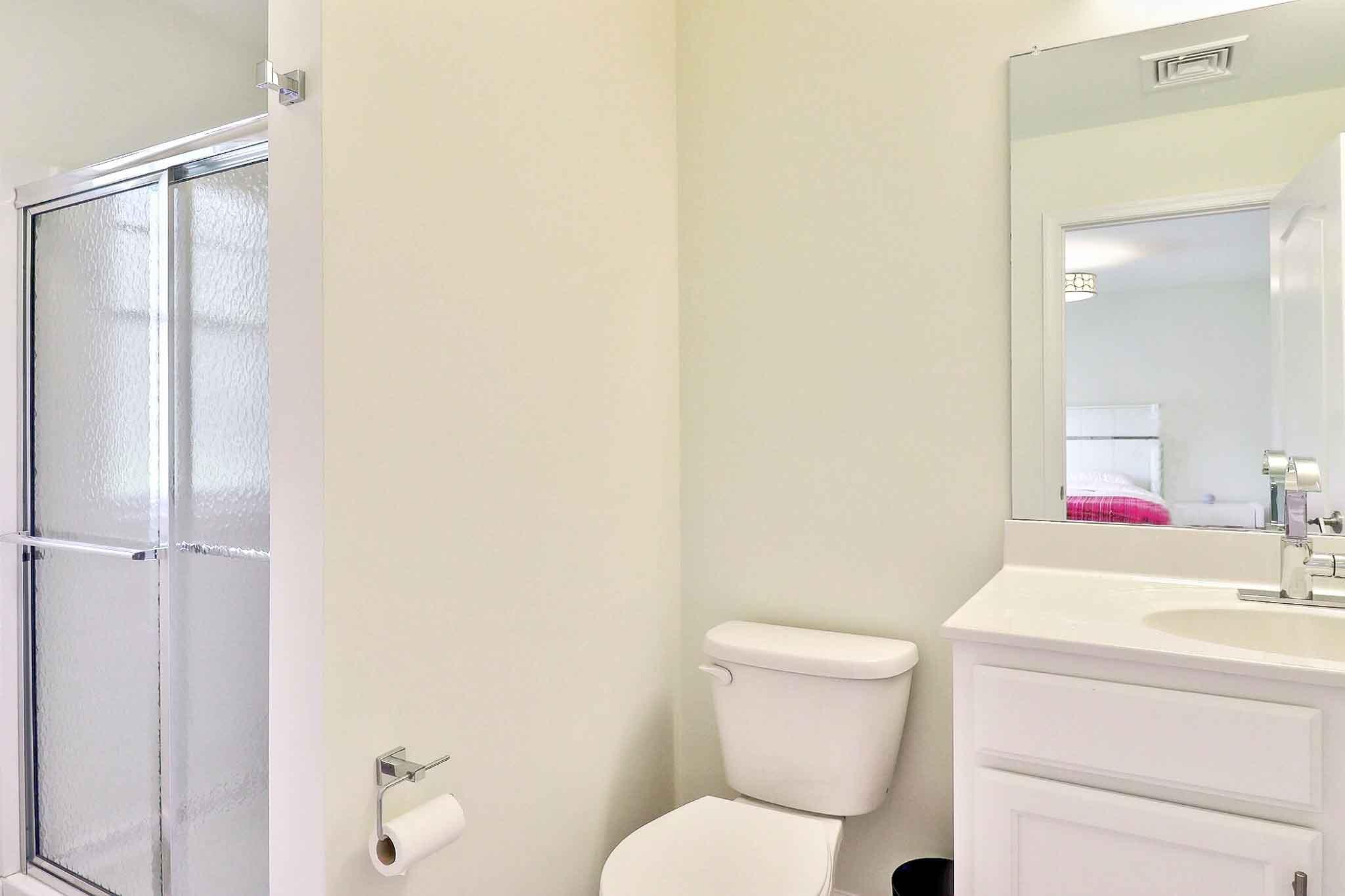 301 Reagan Drive East Stroudsburg, PA 18301 - Photo 43 of 59 Main Bathroom