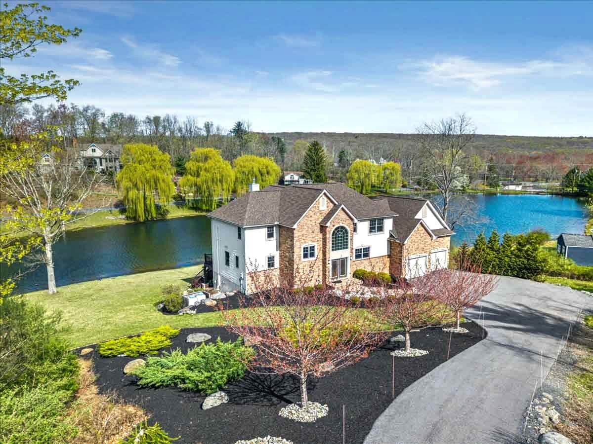 301 Reagan Drive East Stroudsburg, PA 18301 - Photo 5 of 59 Front Of Home