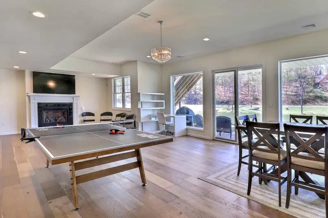 $899,800 | 301 Reagan Drive, East Stroudsburg, PA 18301