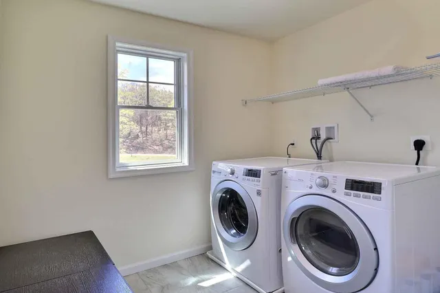 $899,800 | 301 Reagan Drive, East Stroudsburg, PA 18301