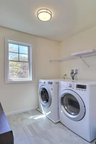 $899,800 | 301 Reagan Drive, East Stroudsburg, PA 18301