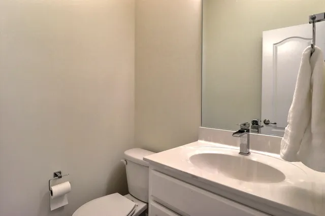 $899,800 | 301 Reagan Drive, East Stroudsburg, PA 18301