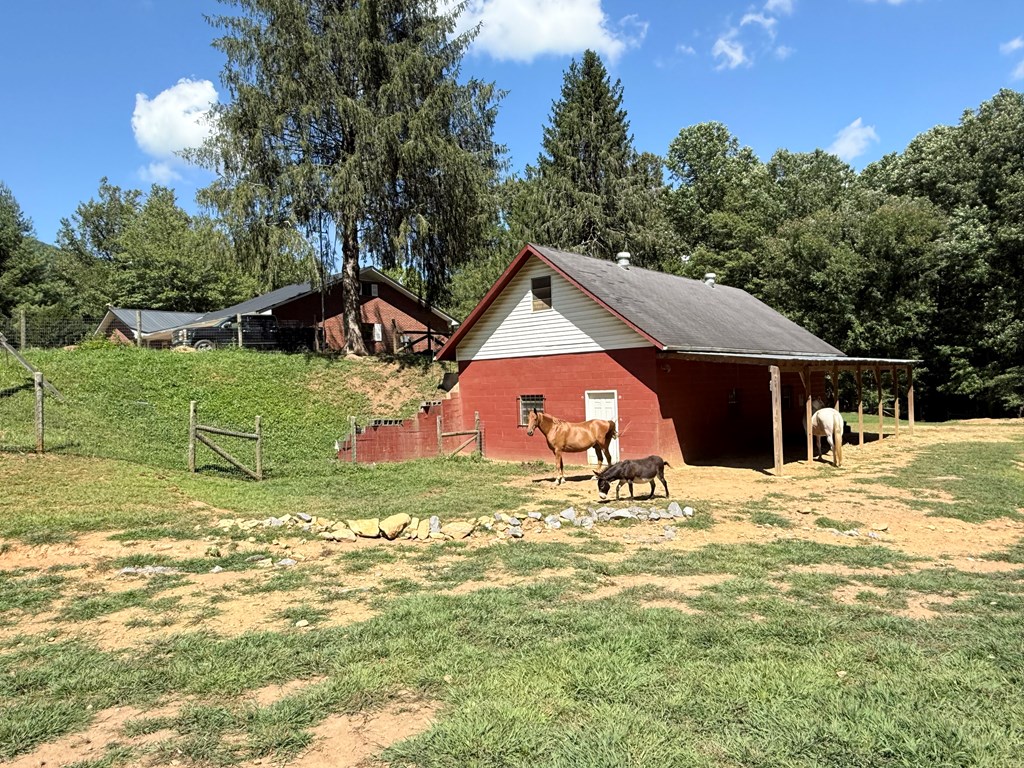 10809 Beaver Dam Road Murphy, NC 28906 - Photo 36 of 46 a house with a yard