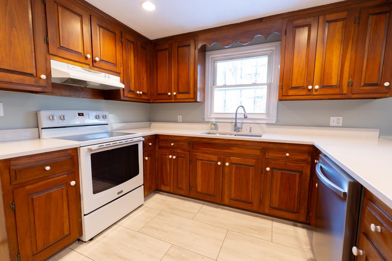 36 Milbern Avenue Hampton, NH 03842 - Photo 12 of 42