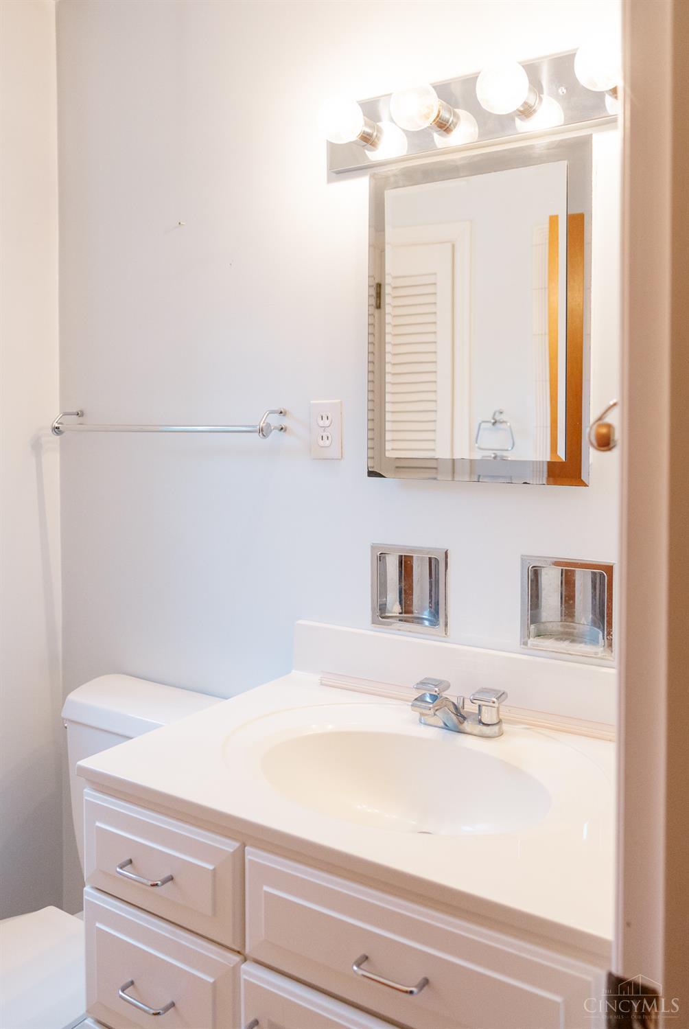 5765 Miami Road Cincinnati, OH 45243 - Photo 39 of 63 Gallery Image 39