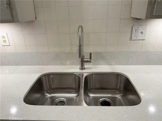 a close view of sink and tap