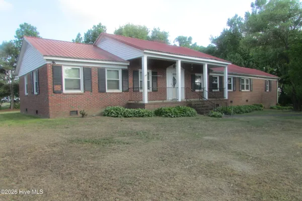 $249,000 | 1102 Isaac Weeks Road, Clinton, NC 28328